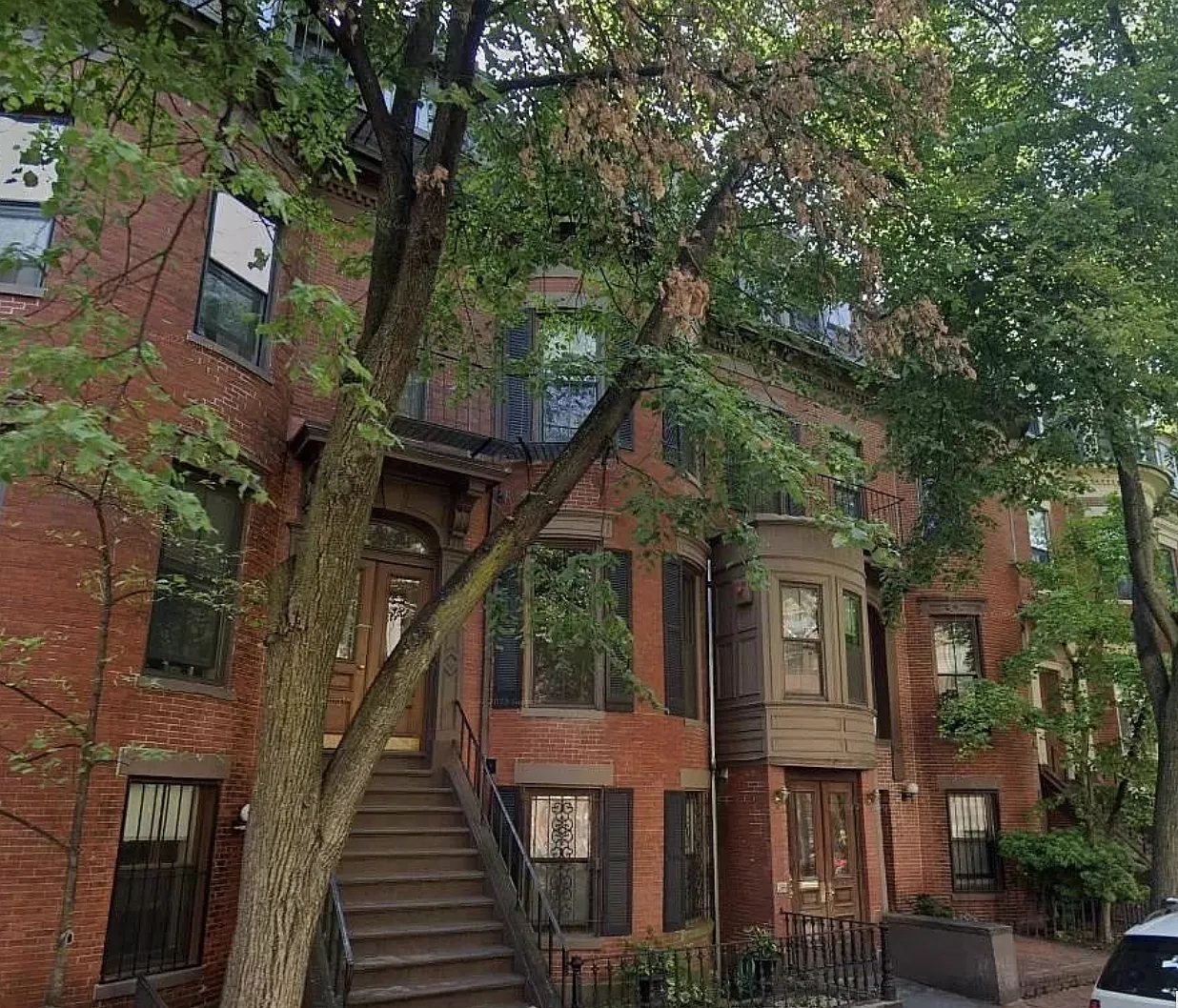 Studio, 302 sqft, $2,400 — Photo 1