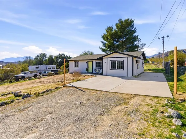 9154 Navajo Trl, Morongo Valley, CA 92256