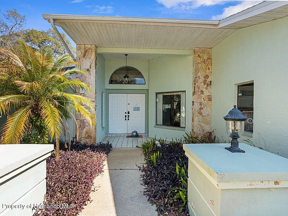 4th image of 13819 Eagles Rock Ct