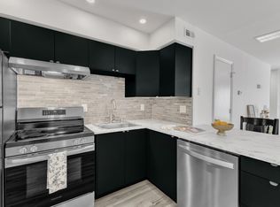 137 Friar Ln, Carrboro, NC 27510
