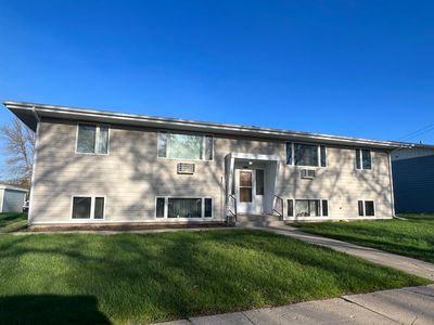 2017 5th St NW, Minot, ND, 58703