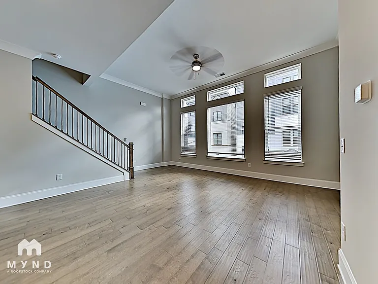 576 Broadview Pl NE — Photo 6