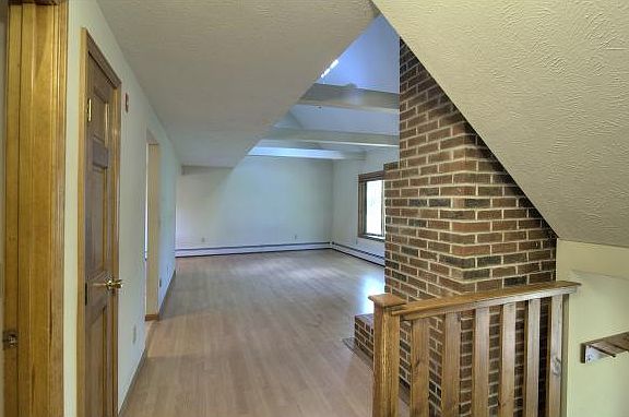 5th image of 15 Woodside Dr