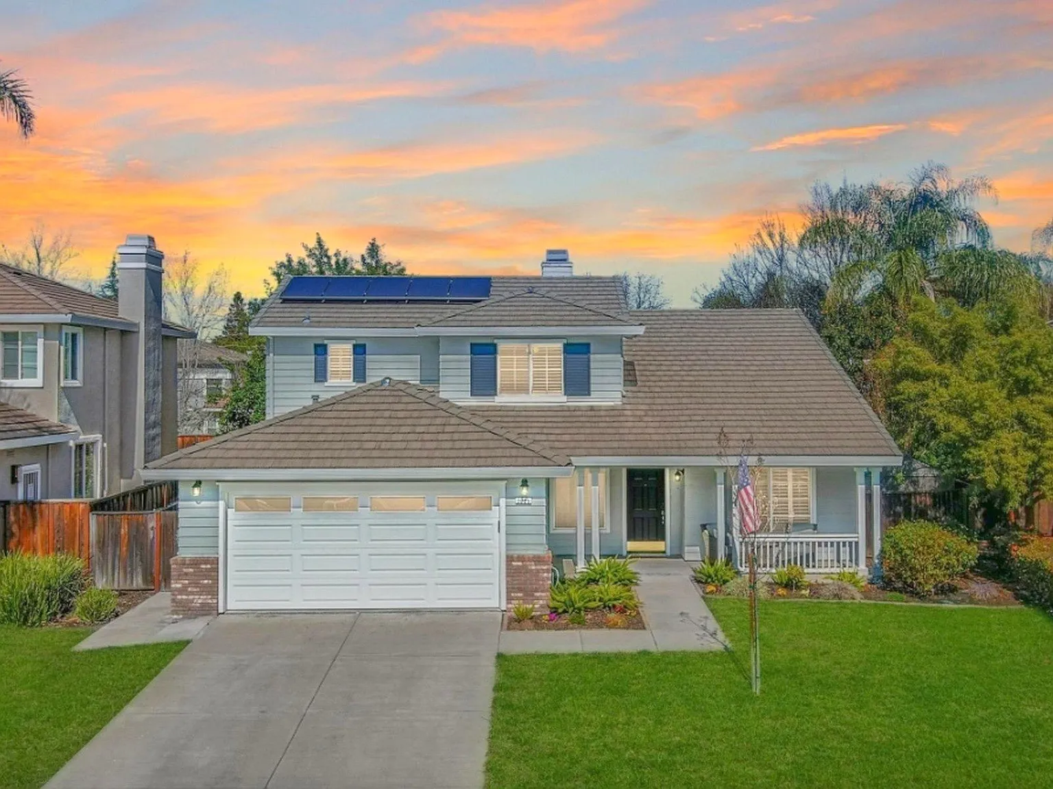 4 bed, 3.0 bath, 2092 sqft, $4,000 — Photo 1
