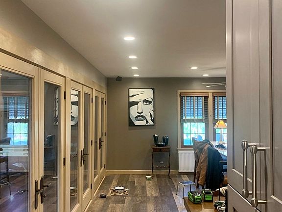 4th image of 155 Elmwood Dr