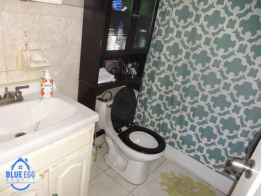 Rented by Blue Egg Realty Corp | media 63