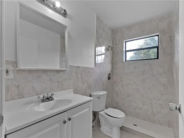 11239 SW 5th Ter #MAIN — Photo 8