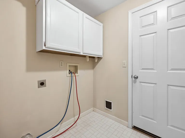 1012 Irving St SW — Photo 25