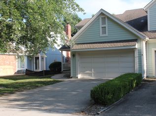 10713 W 115th Ter, Overland Park, KS 66210
