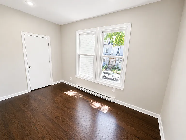 15-19 Isabella Ave #2F — Photo 9