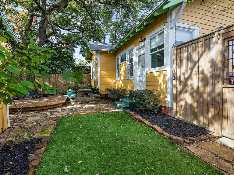 4823 Fannin Dr — Photo 42