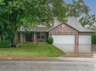 295 Oak Tree Ln, Ozark, MO 65721