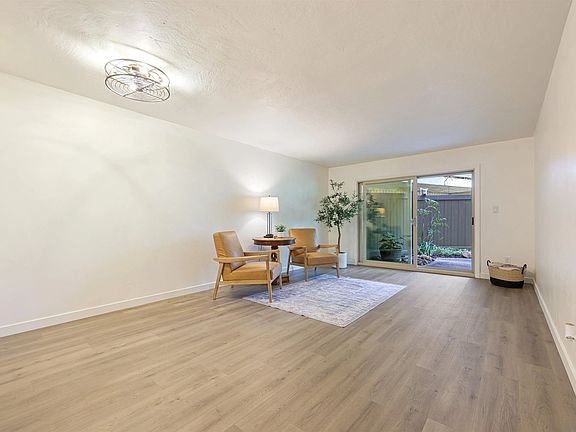 4th image of 4444 W Point Loma Blvd Unit 1