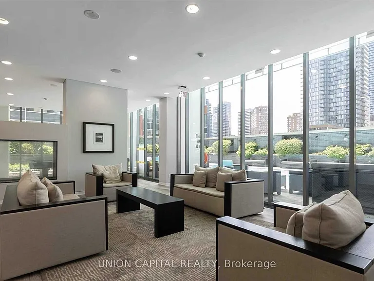 33 Charles St E #2807 — Photo 22