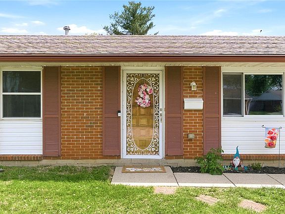 3rd image of 444 Scarborough Ct