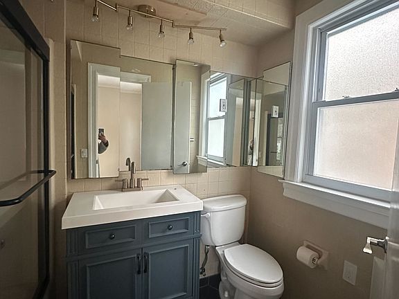 3rd image of 18 Florence Ave