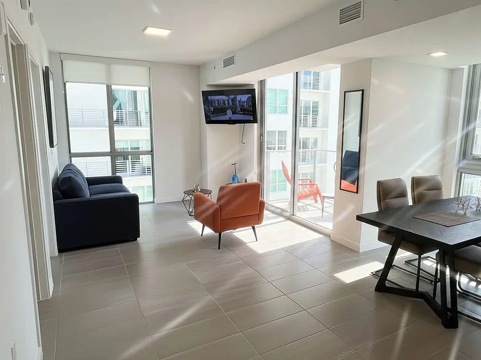 227 NE 2nd St #27-ID1261239P