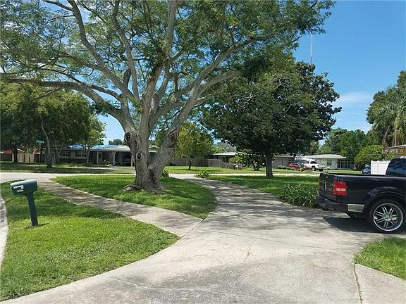 5th image of 8595 Gardenia Dr
