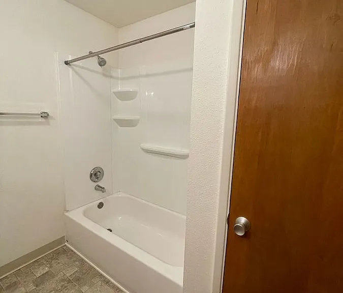 12341 33rd Ave NE #5 — Photo 6