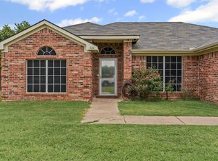326 Willow Creek Dr, Weatherford, TX 76085