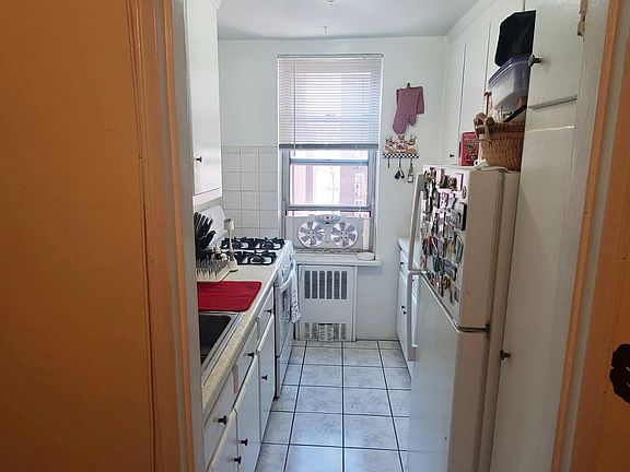 5th image of 610 Waring Ave APT 4R