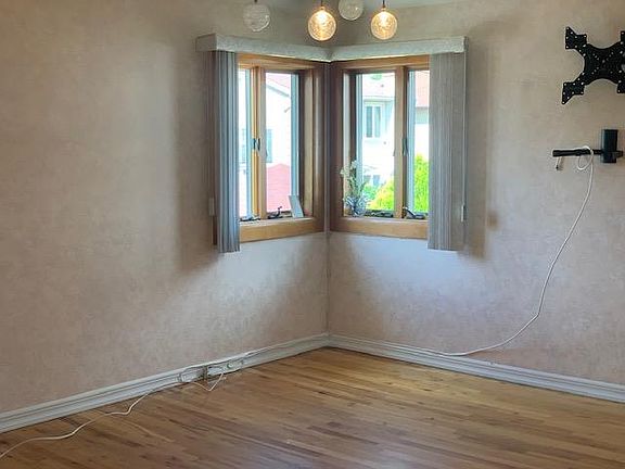 4th image of 2252 E 74th St