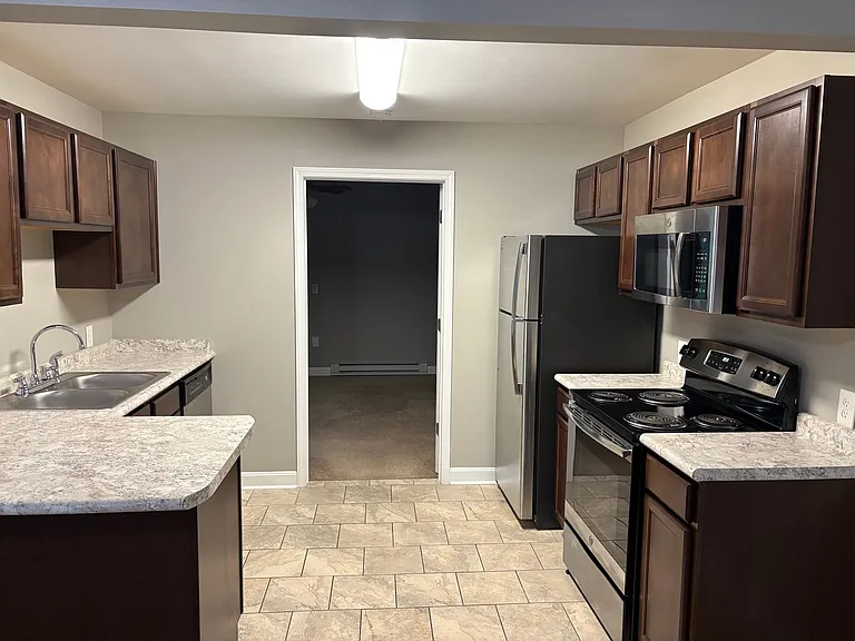 412 Southern Cross Dr — Photo 1