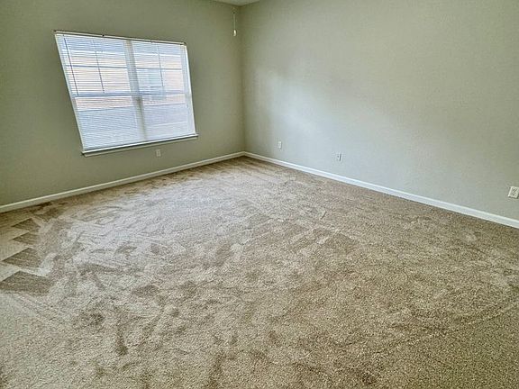 2nd image of 429 Fountain Dr