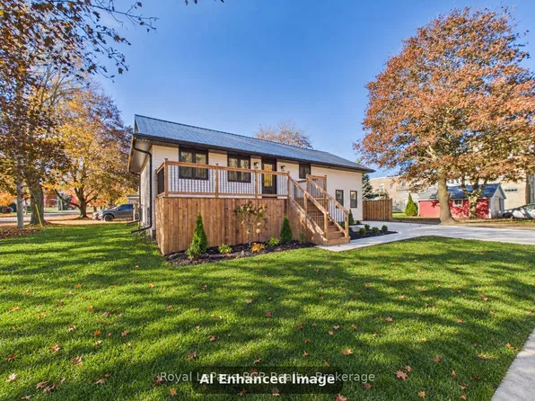 54 King St, Huron East, ON N0G 1H0