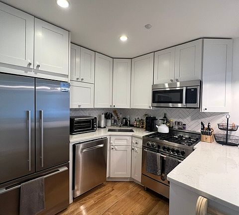 4th image of 65 Park Pl APT 4D