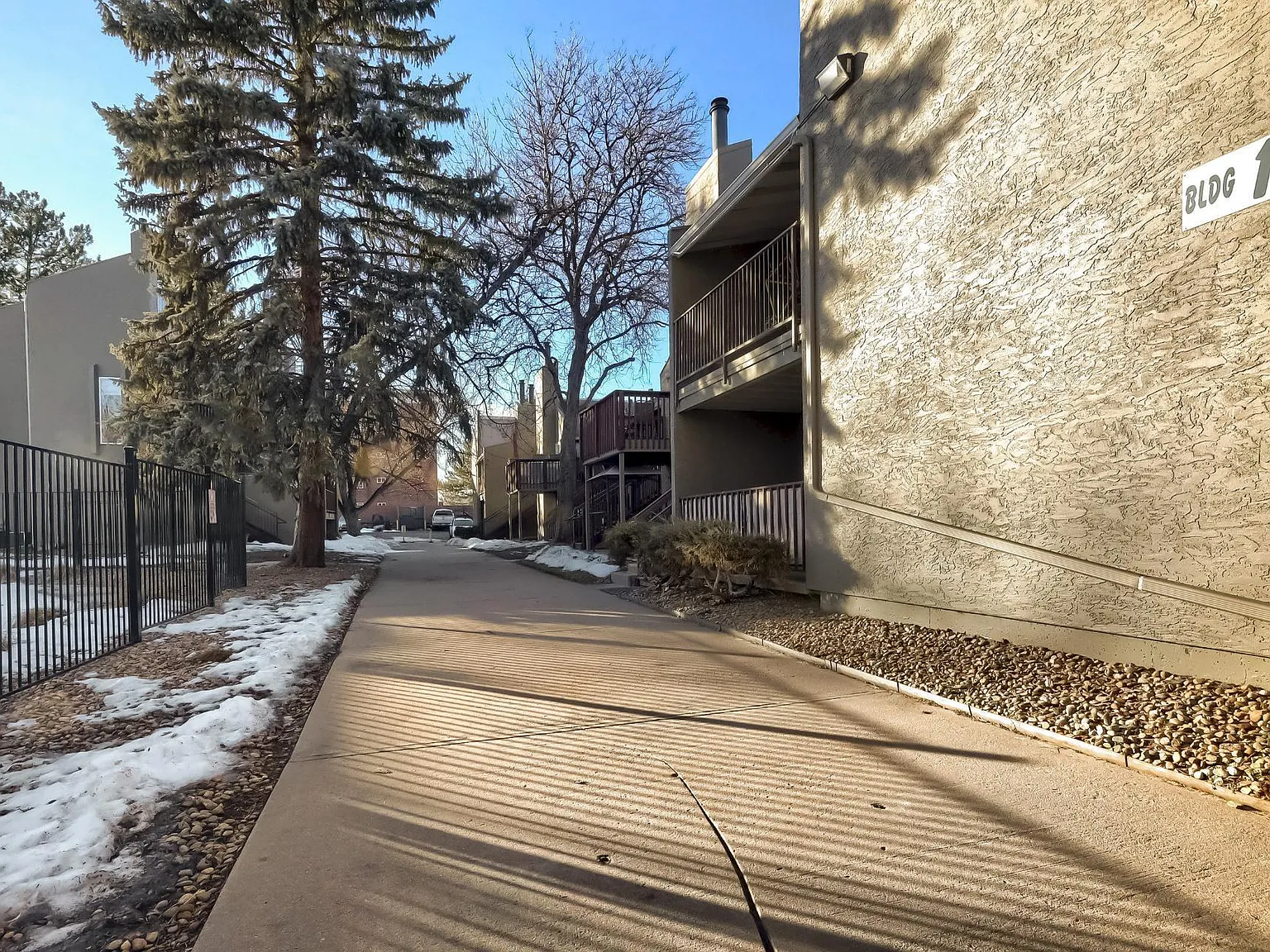 2 bed, 1065 sqft, $2,400 — Photo 4