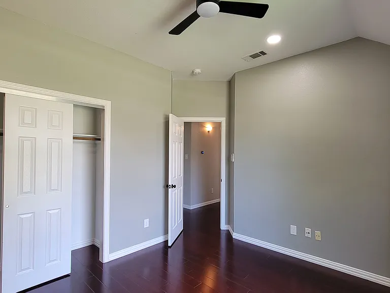 9726 Windy Hollow Dr — Photo 21
