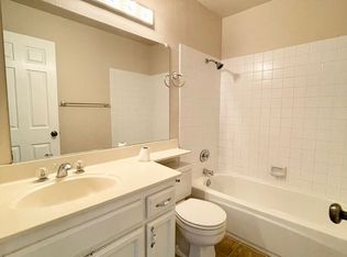 238 Hummingbird Ct, Healdsburg, CA 95448