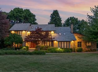 8 Lochside Dr, Hamilton, ON L8E 5T6