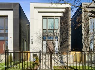2454 W Ohio St, Chicago, IL 60612