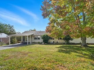 3500 Rustic Hills Dr, Kingsport, TN 37660