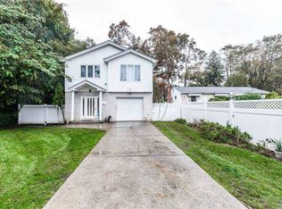 113 3rd Pl, Roosevelt, NY 11575