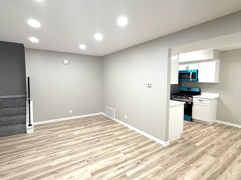 2338 Carnation Dr — Photo 6