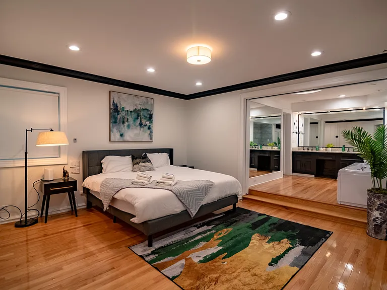 117 E Bellevue Pl #4 — Photo 9