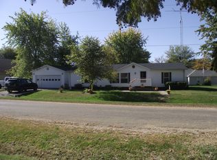 703 Indiana St, Edgewood, IL 62426