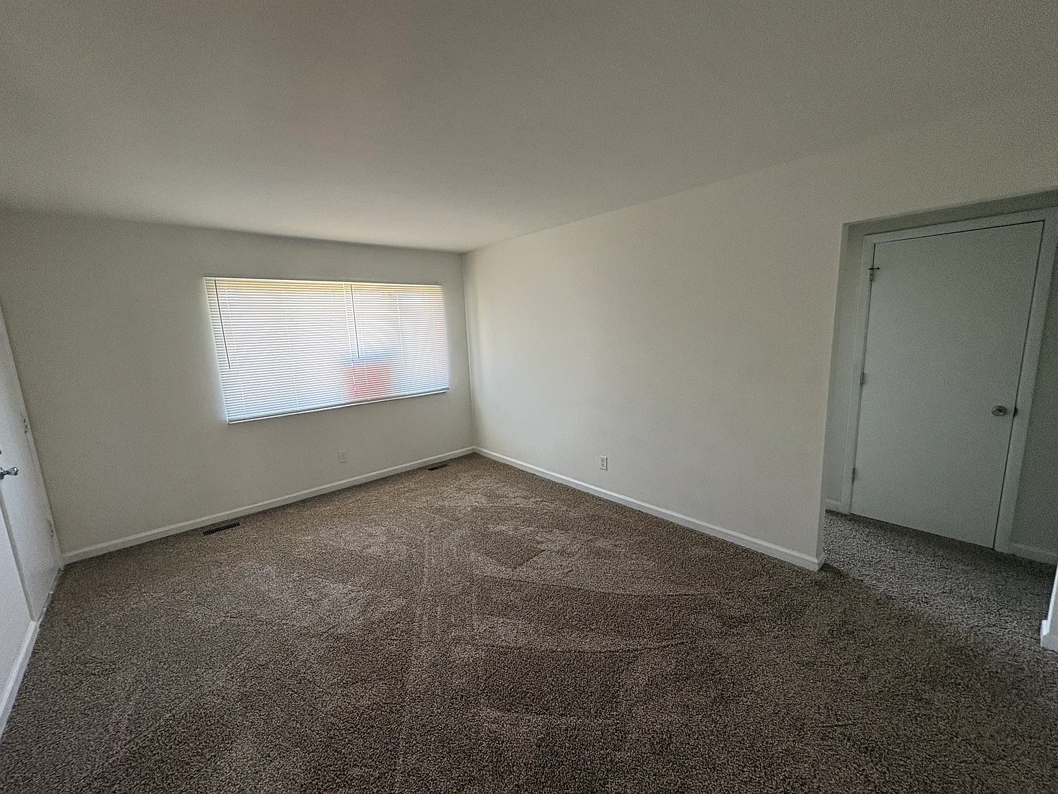 2 bed, 800 sqft, $950 — Photo 2