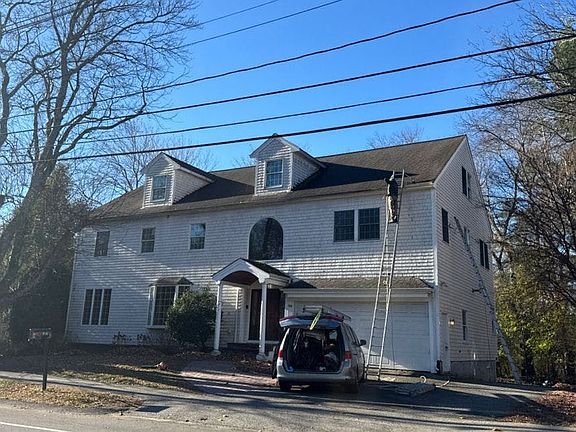 4th image of 218 Lowell St