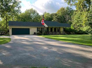 7207 Hackett Rd, Freeland, MI 48623