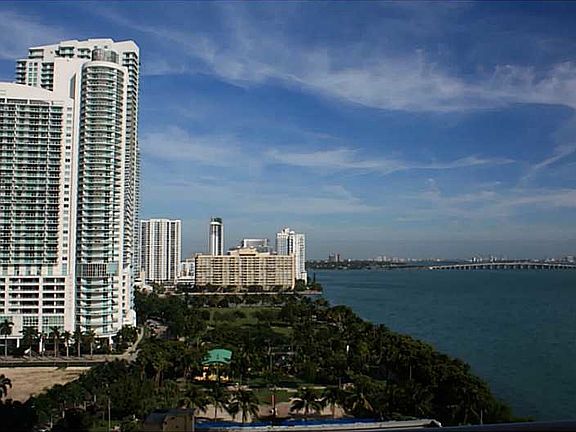 2nd image of 1717 N Bayshore Dr APT 1636