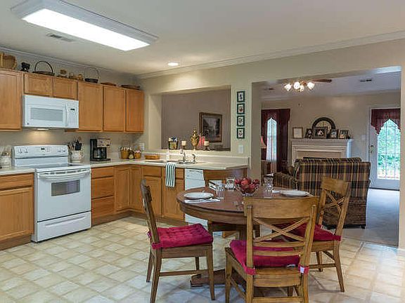 5th image of 7109 La Christa Way #62