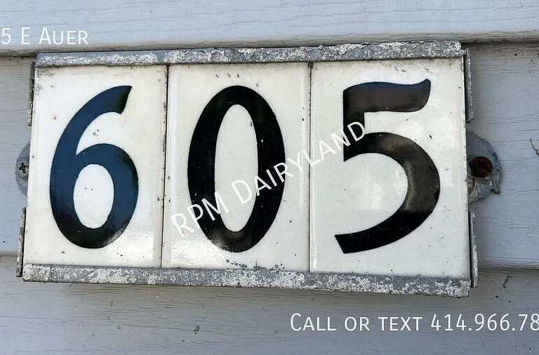 605 E Auer Ave — Photo 2
