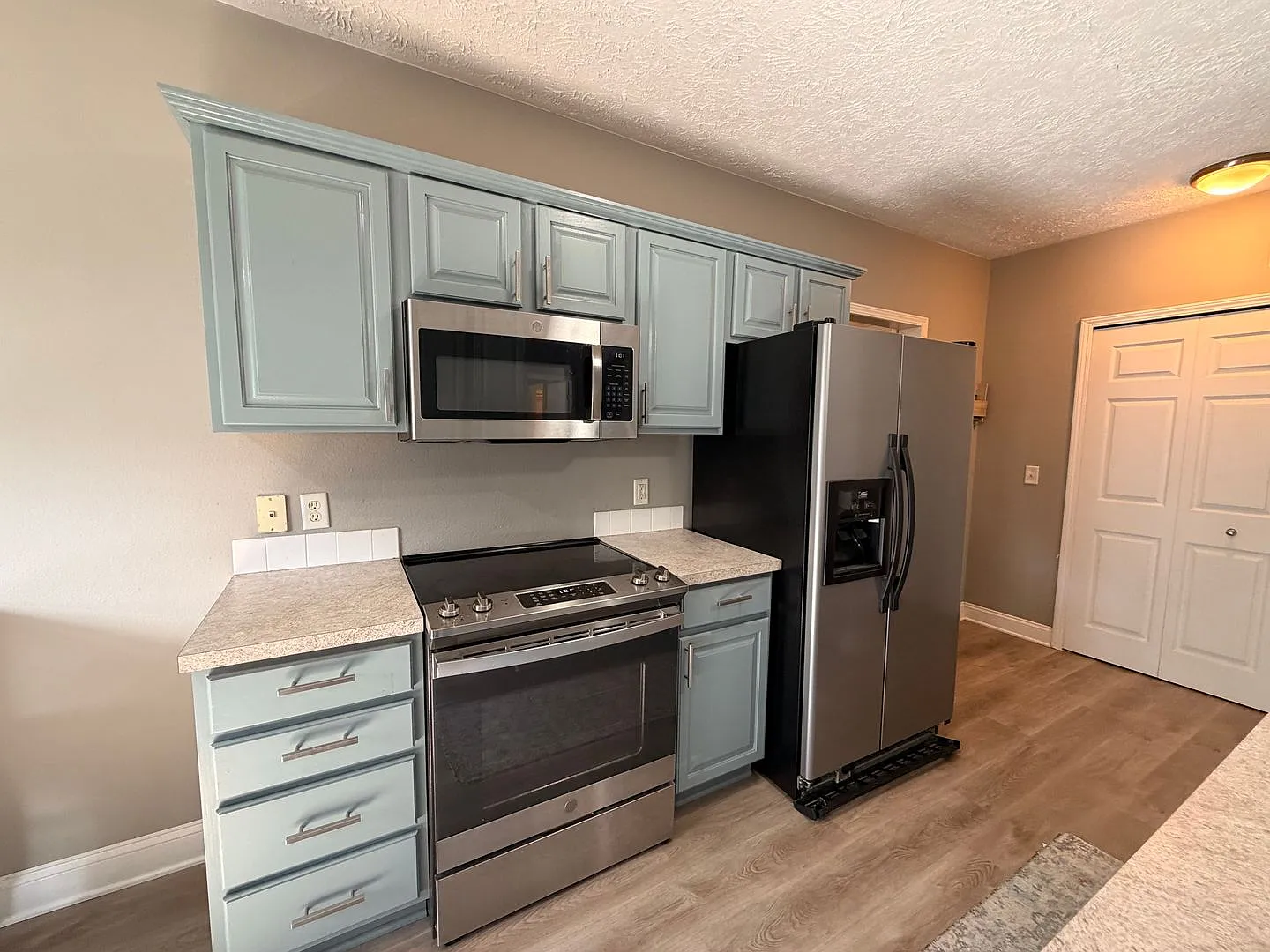 East Town 5712 Unit 4 — Photo 4