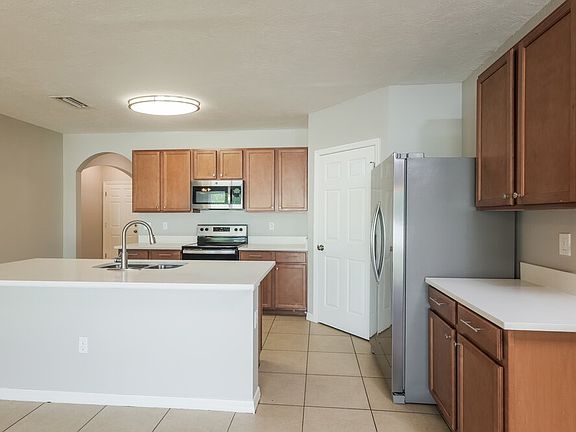 5th image of 4406 SW 15th Ave