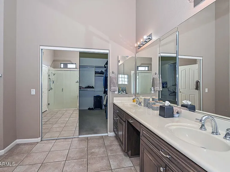 3171 N Palmer Dr — Photo 25