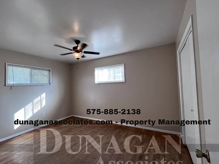418 N Oak St — Photo 7